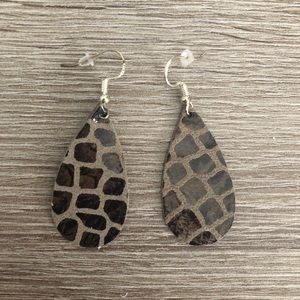 Leather earrings